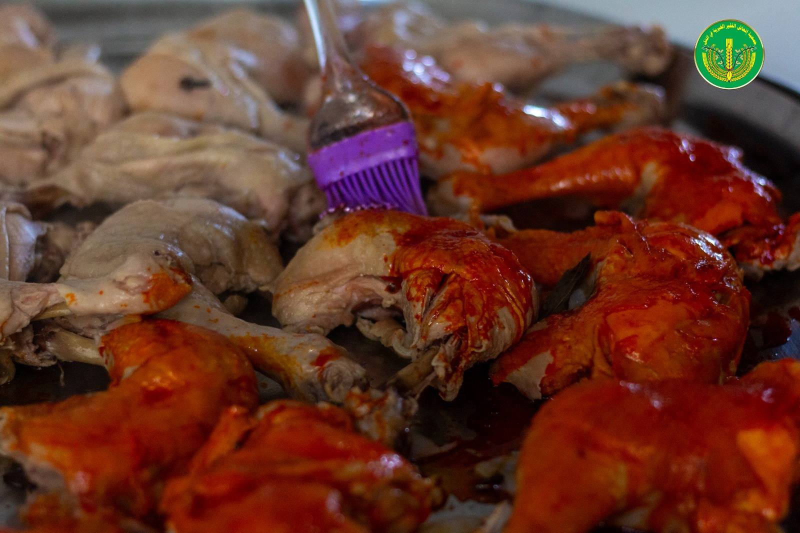 يستمر مطبخ الخير التابع لجمعية إنعاش الفقير في تقديم ألذ وأطيب الوجبات ضمن خدمة الطلبات الخارجية